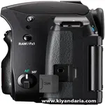 بدنه دوربین دیجیتال SLR PENTAX KF از نوع APS-C به رنگ مشکی دوربین از نمای کناری 